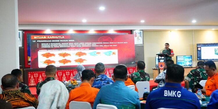 Kebakaran Hutan dan Lahan: Jenderal Dudung Abdurachman Cek Penanganan Karhutla di Sumsel