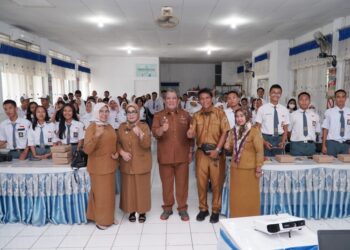 Tingkatkan Pemahaman Bermedia Sosial Menjelang Pemilu 2024, Diskominfo Santik Gelar Workshop Literasi Digital Di SMAN 3 Palu.