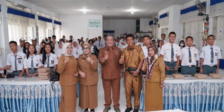 Tingkatkan Pemahaman Bermedia Sosial Menjelang Pemilu 2024, Diskominfo Santik Gelar Workshop Literasi Digital Di SMAN 3 Palu.