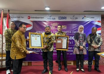 Puluhan Tokoh Nasional Raih Anugerah Sahabat Pers dan Pin Emas Dalam Konvensi Nasional SMSI